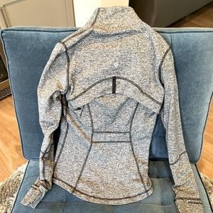 Lululemon Define Jacket size 6 gray in great condition